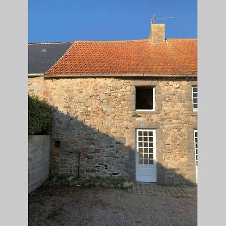 Sciotot - Bord De Mer - La Petite Maison Les Pieux Exterior photo